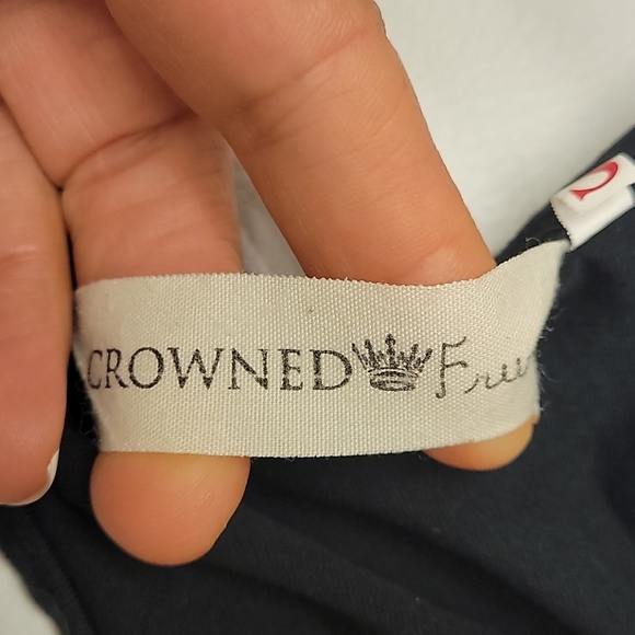 Crowned Free Fearlessly Be Yourself Tank - Picture 5 of 8